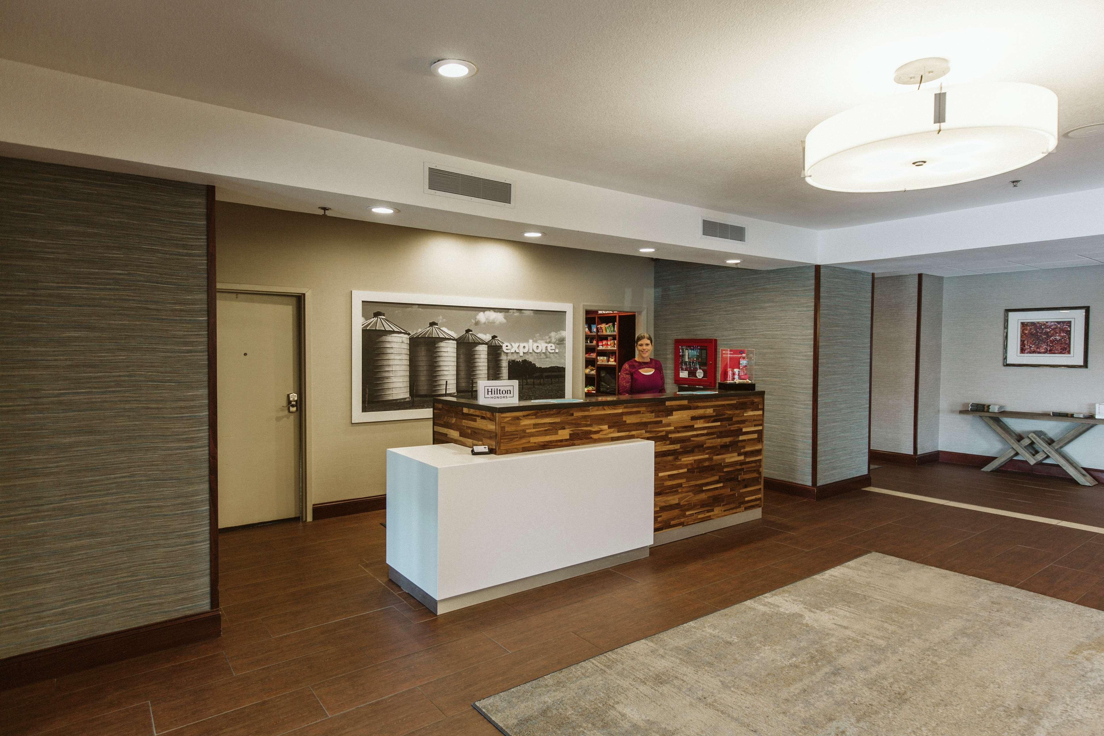 Hampton Inn Bismarck Dış mekan fotoğraf